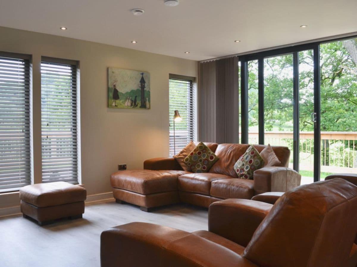 Elm Escapes Villa Knighton  Exterior photo