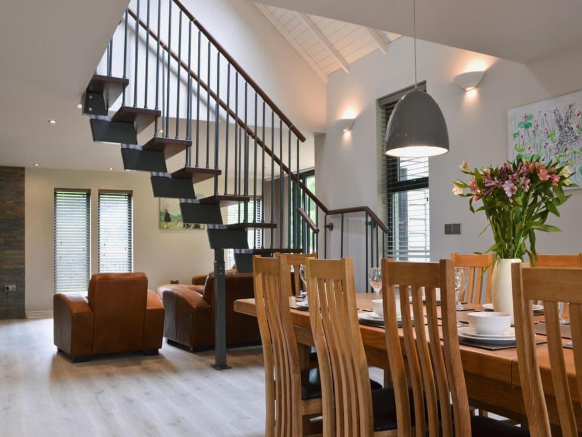 Elm Escapes Villa Knighton  Exterior photo