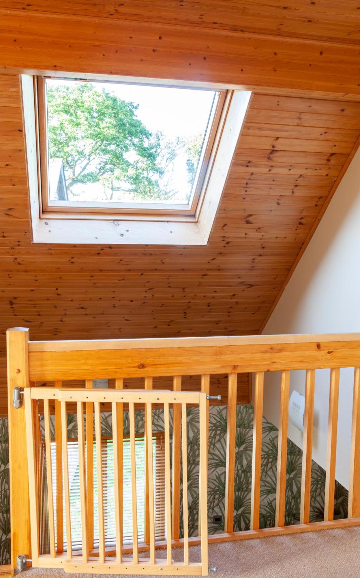 Elm Escapes Villa Knighton  Exterior photo